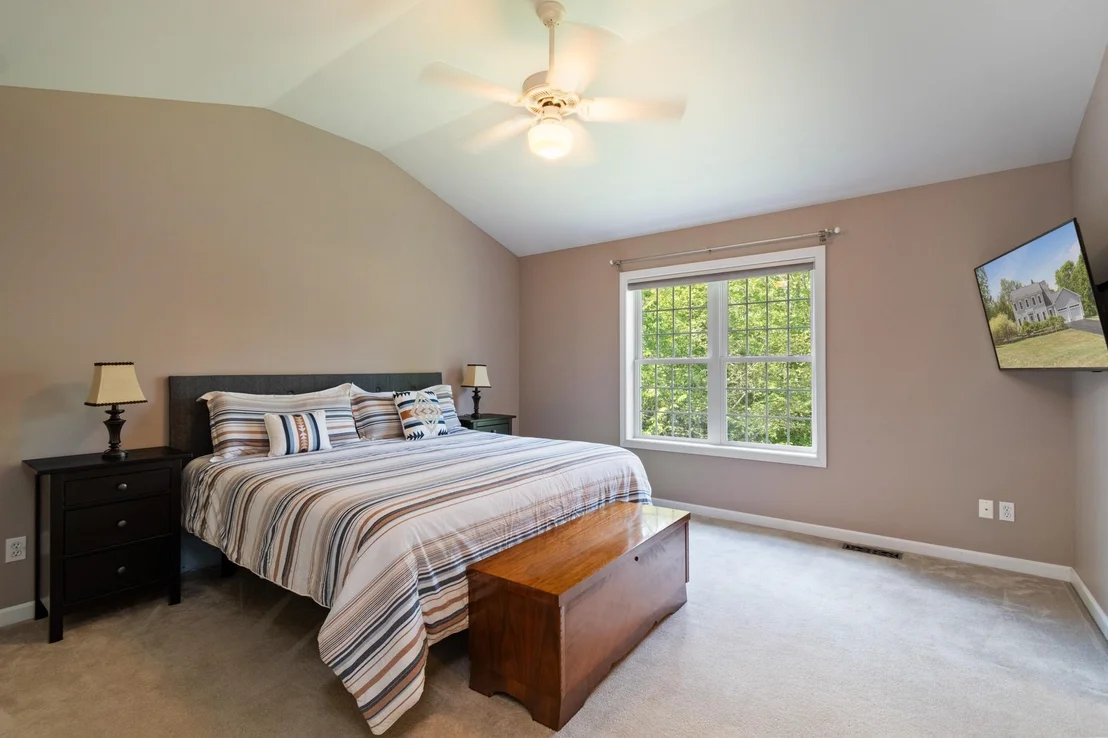 Photo of 900 Ledgewood