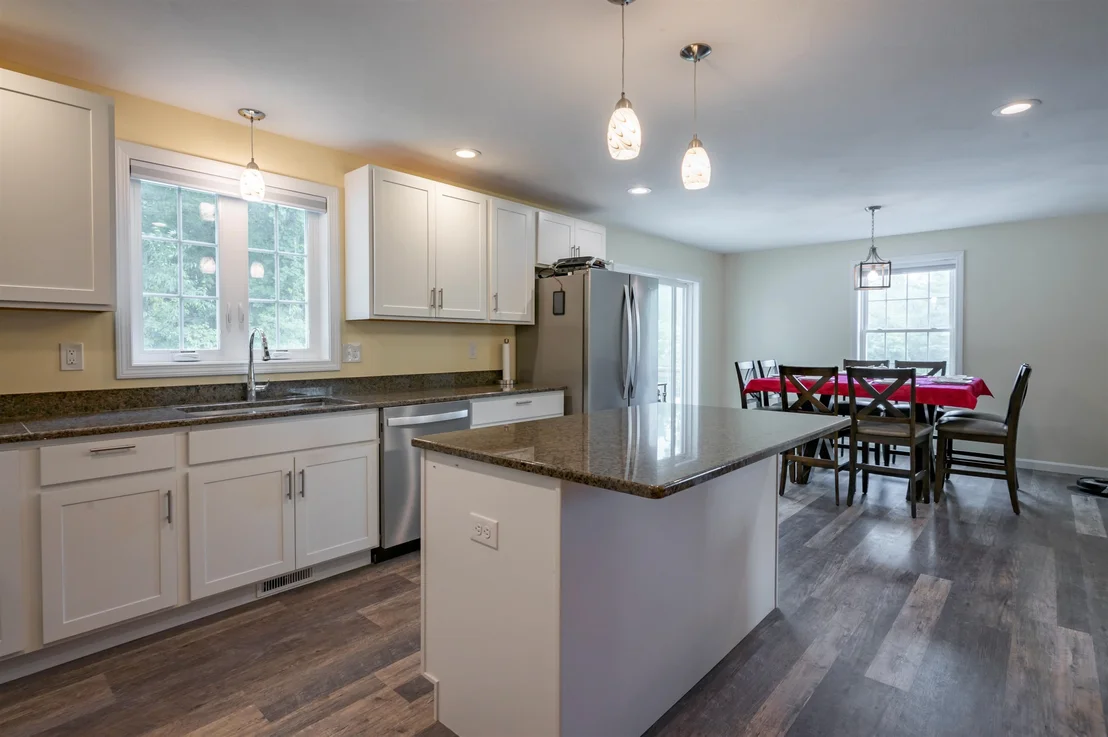 Photo of 885 Mason
