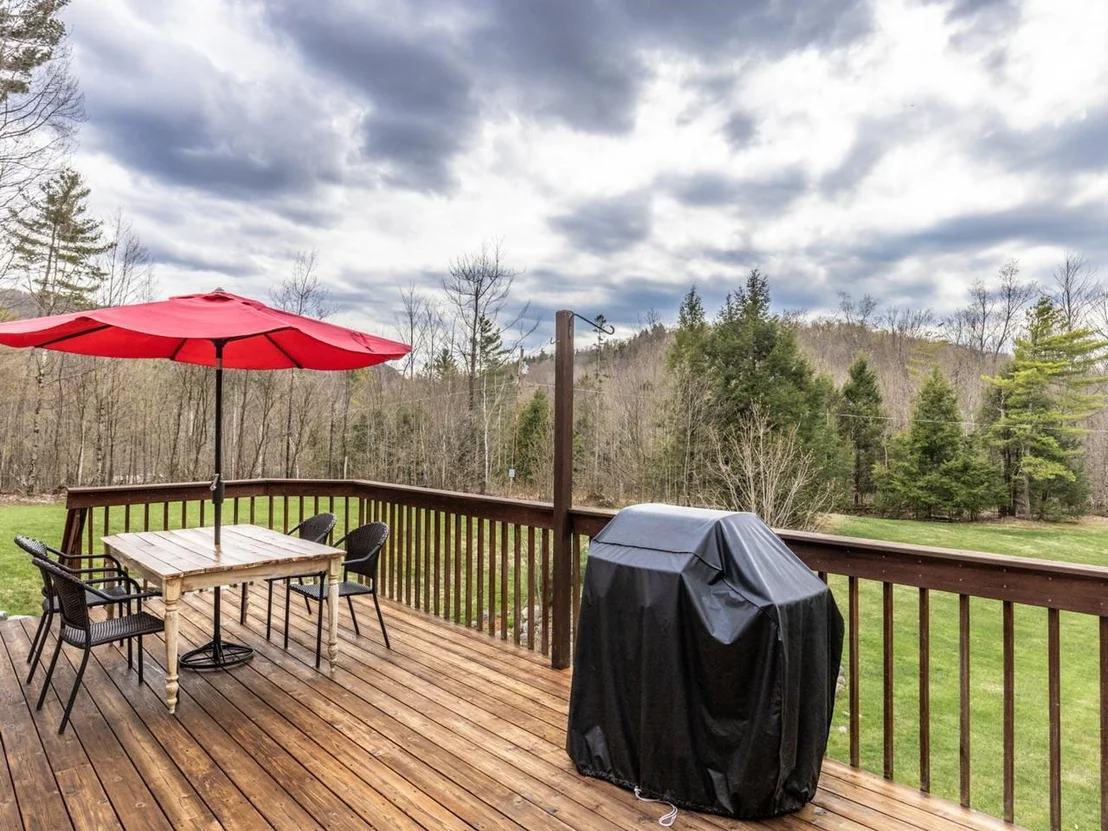 Photo of 880 Stonefence
