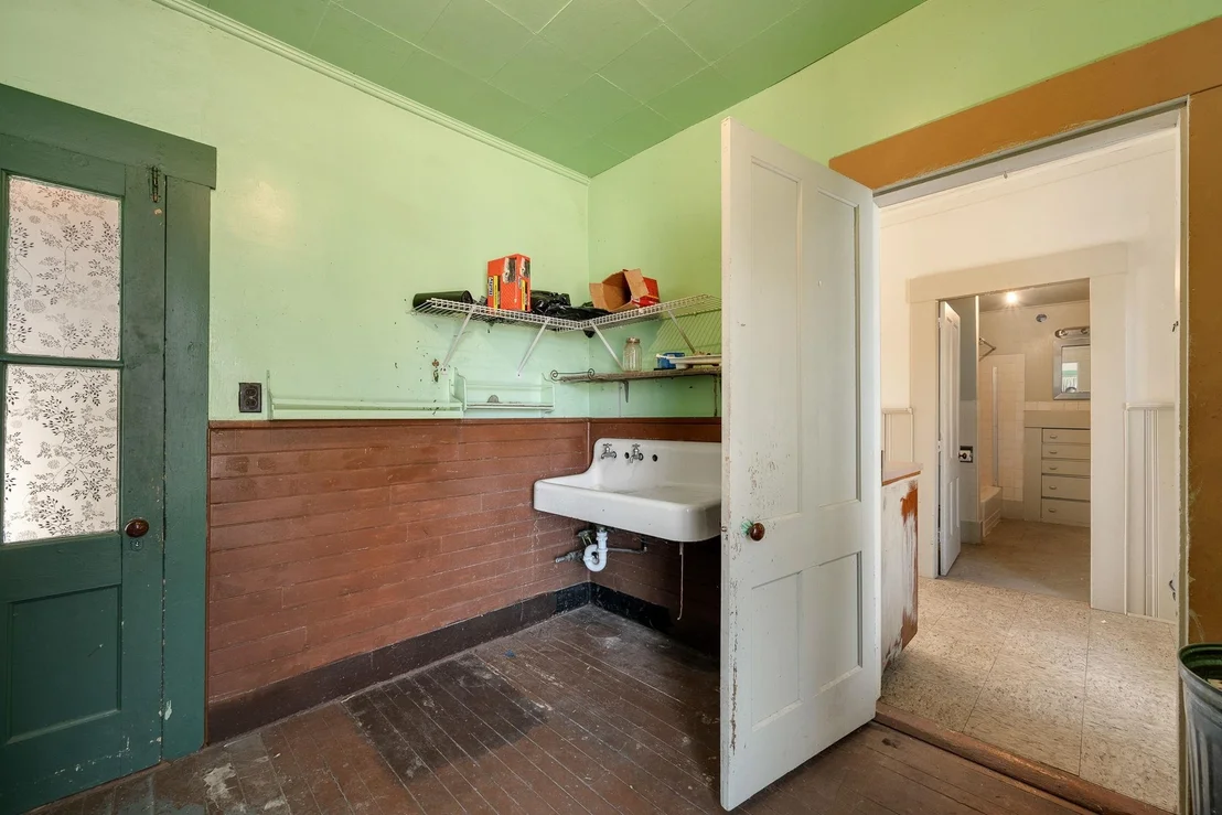 Photo of 546 Anderson