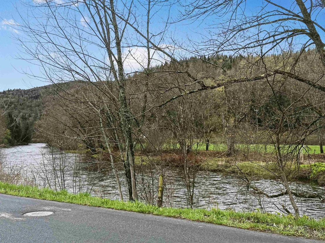 Photo of 347 River