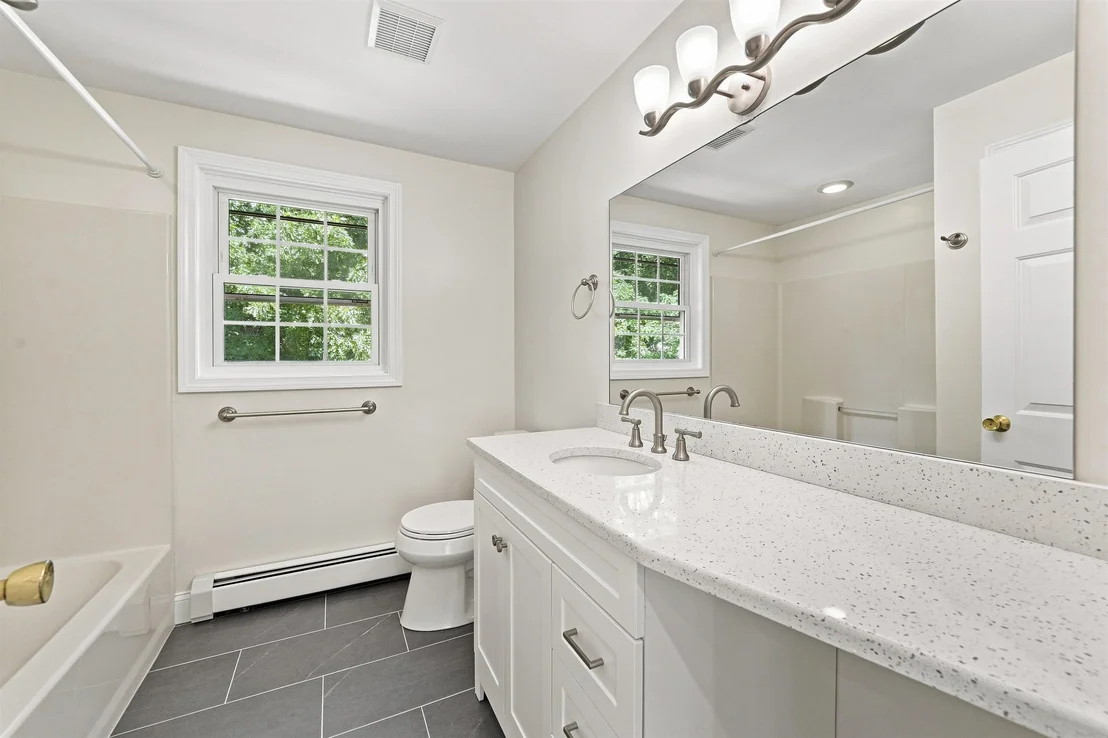 Photo of 9 Alexandra
