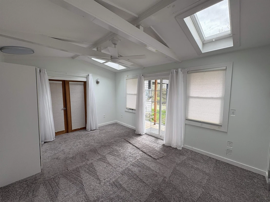Photo of 1250 Braintree Hill