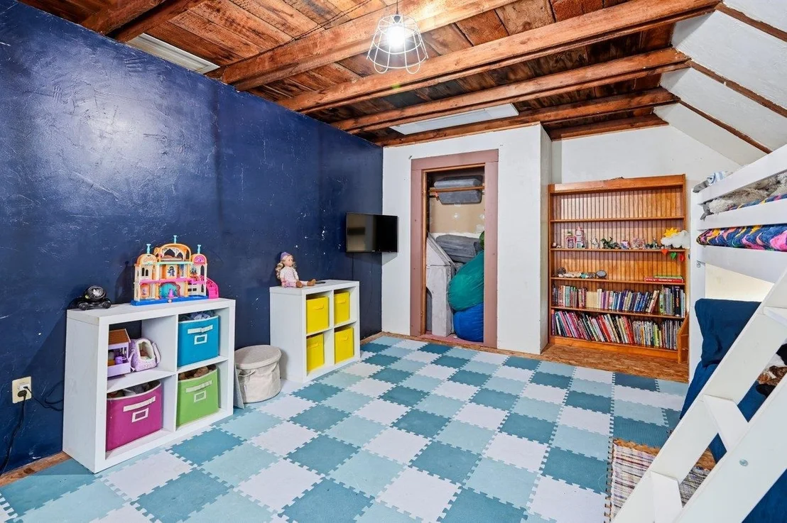 Photo of 236 Tolend