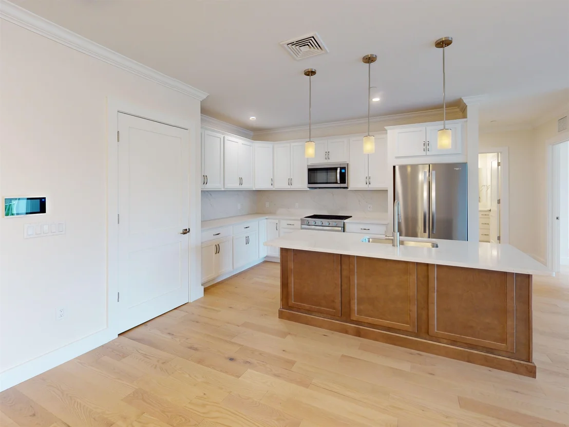 Photo of Unit 204 at 4 Longview