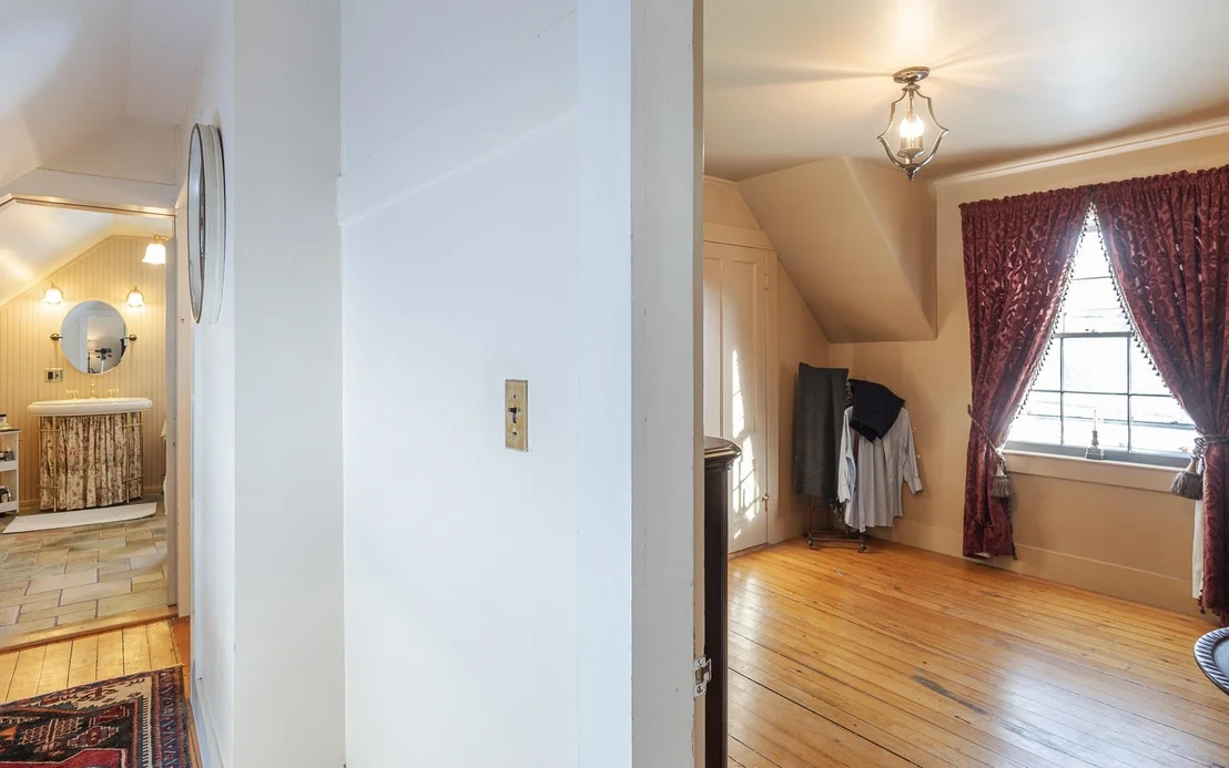 Photo of 658 Main