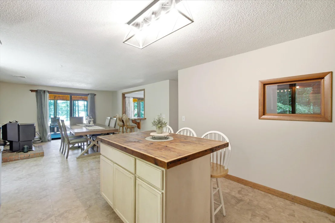 Photo of 103 Lacy
