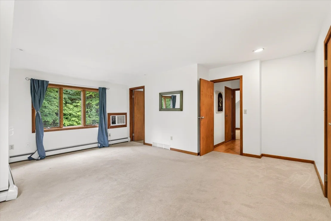 Photo of 243 Cricket Hill
