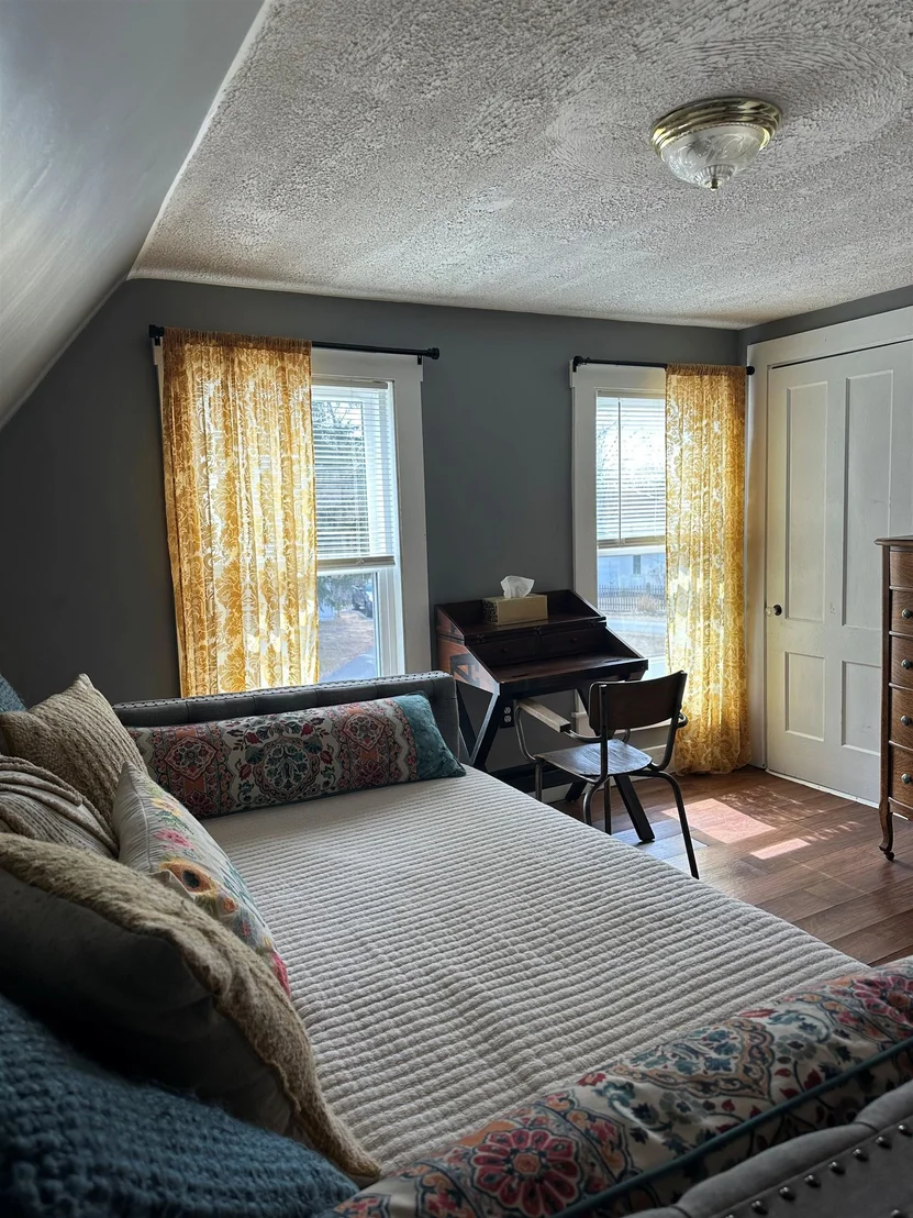 Photo of 8 Main