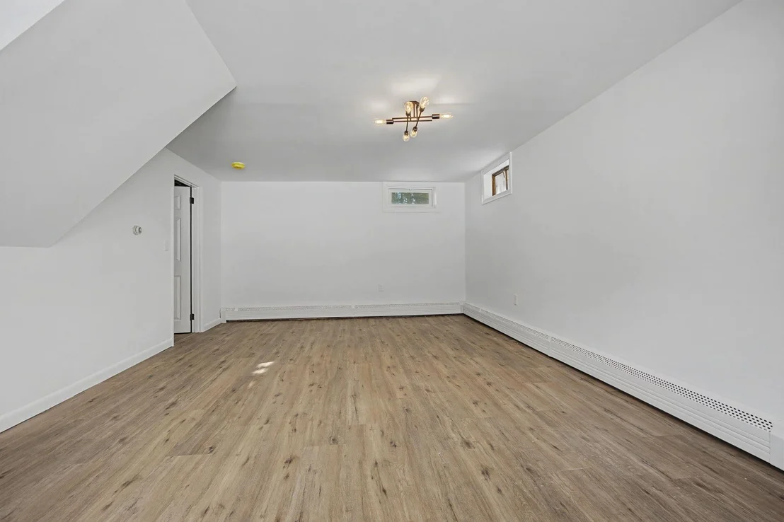 Photo of 12 Davis