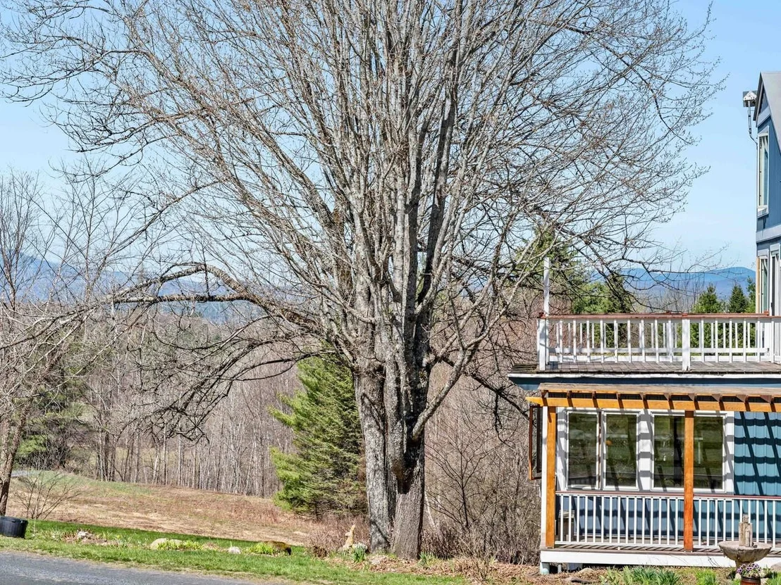 Photo of 2381 Middle