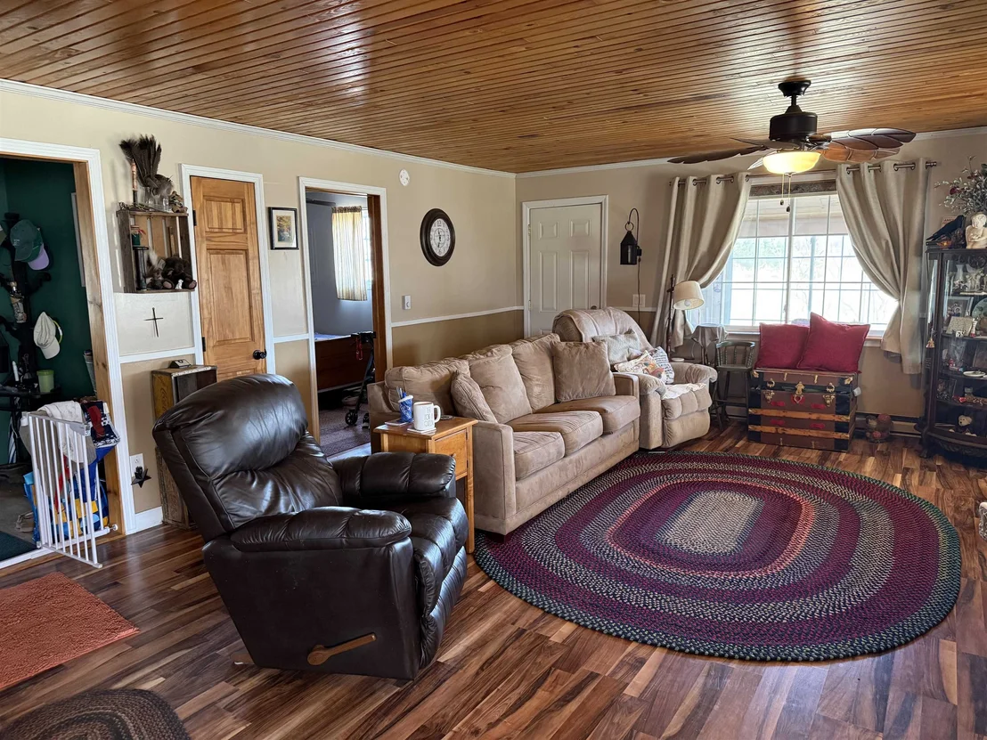 Photo of 34 Tilley