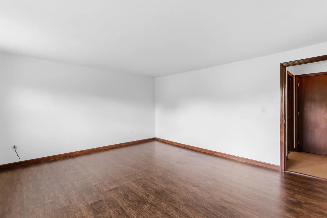 Photo of Unit UNITLUNITR at 31 Juniper
