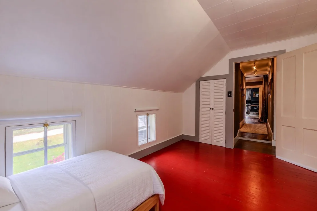 Photo of 818 Danby Hill
