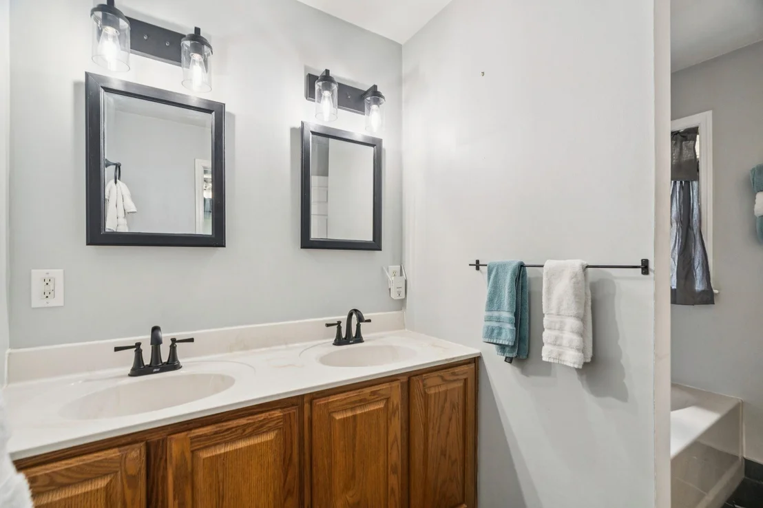 Photo of 104 Holt