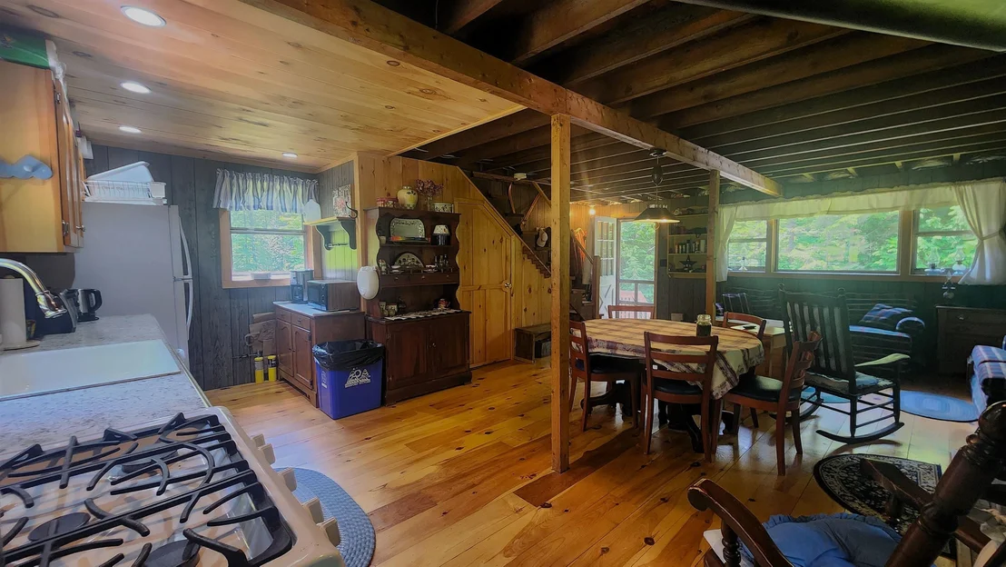 Photo of 1372 Potash Brook