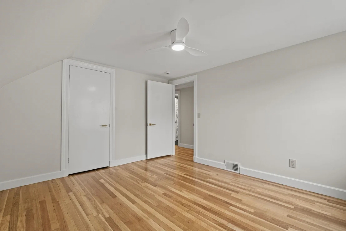 Photo of 9 Hillside