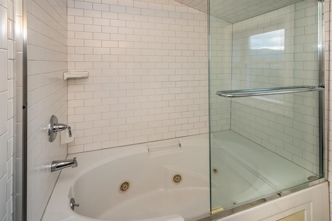 Photo of 3259 West Hill