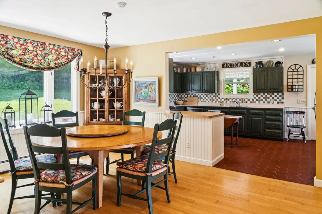 Photo of 600 Taber Ridge