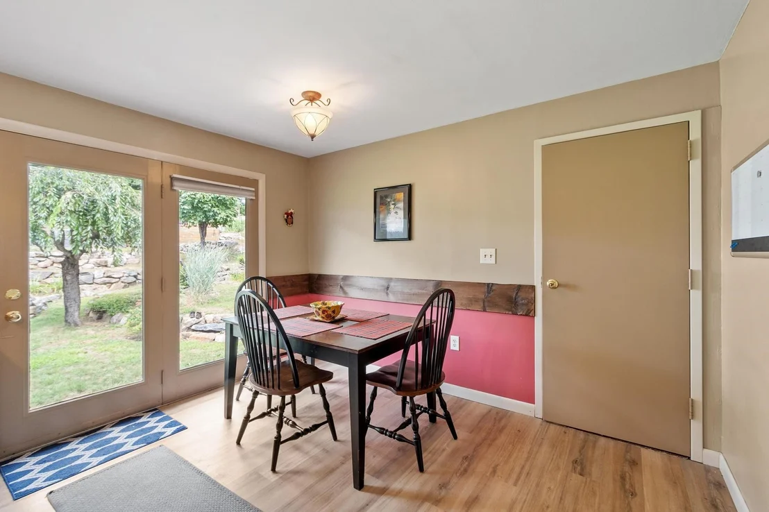 Photo of 654 Daniel Webster