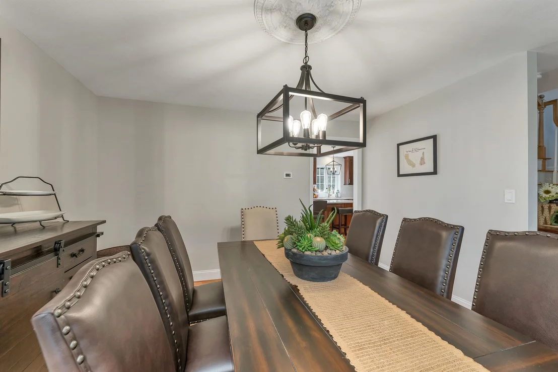 Photo of 12 Longmeadow