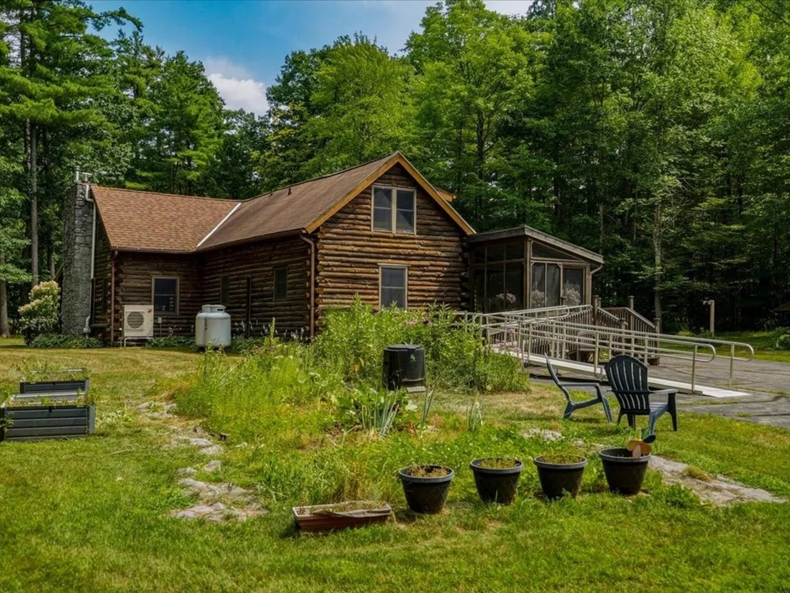 Photo of 709 West Milton