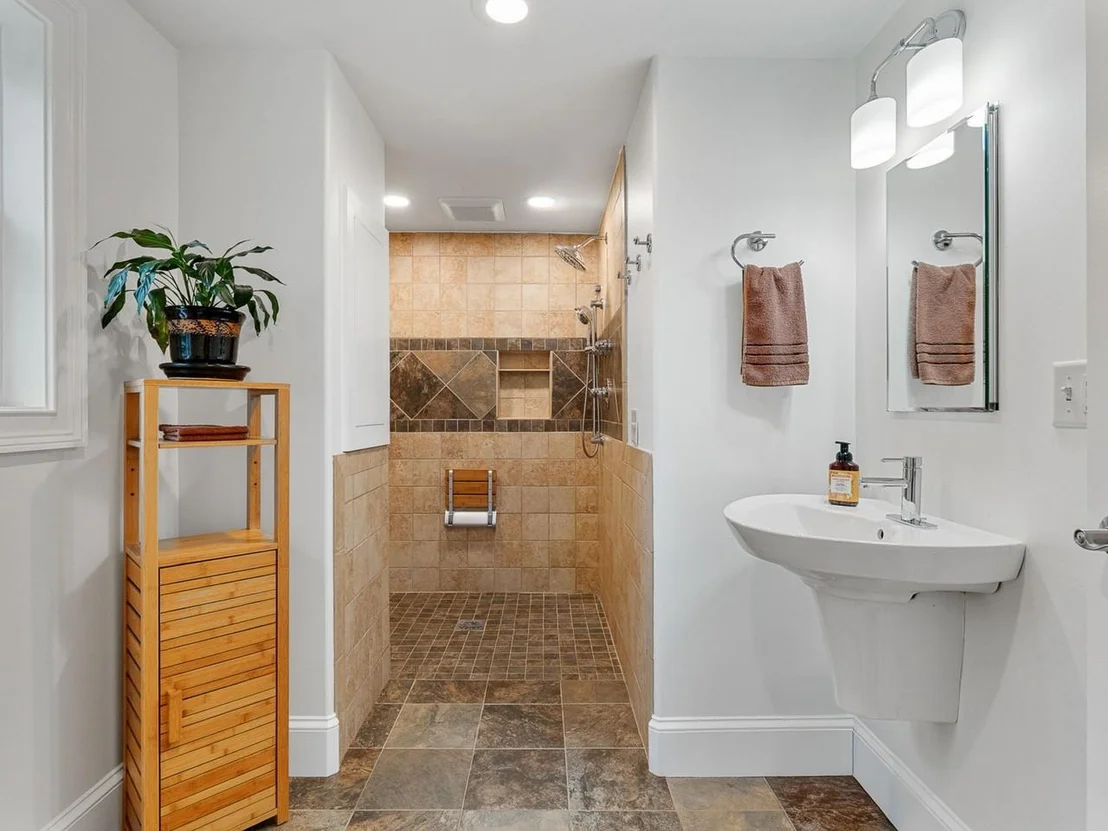 Photo of 1233 Satterly