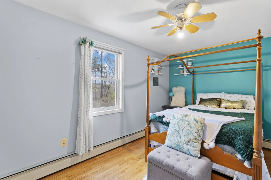 Photo of 345 Davison