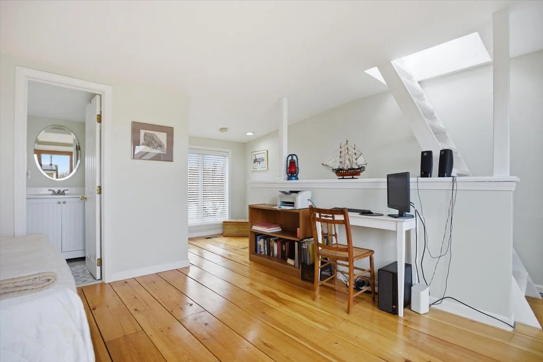Photo of Unit 8 at 989 Ocean