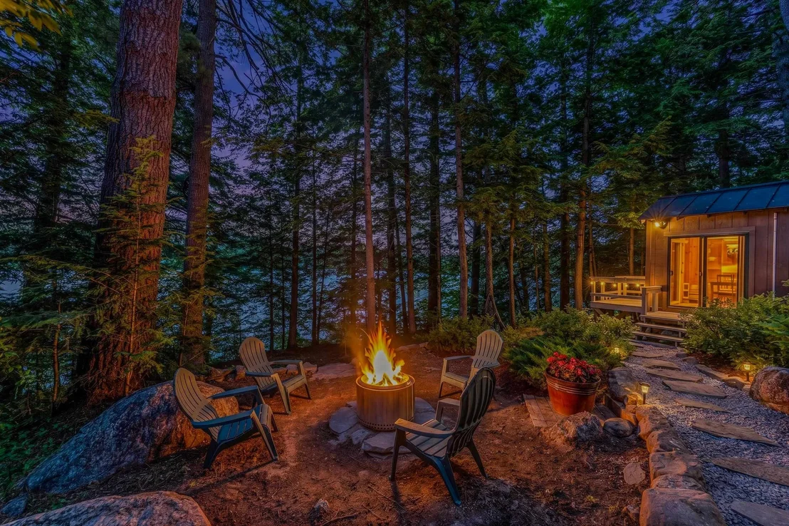 Photo of 16 Hemlock