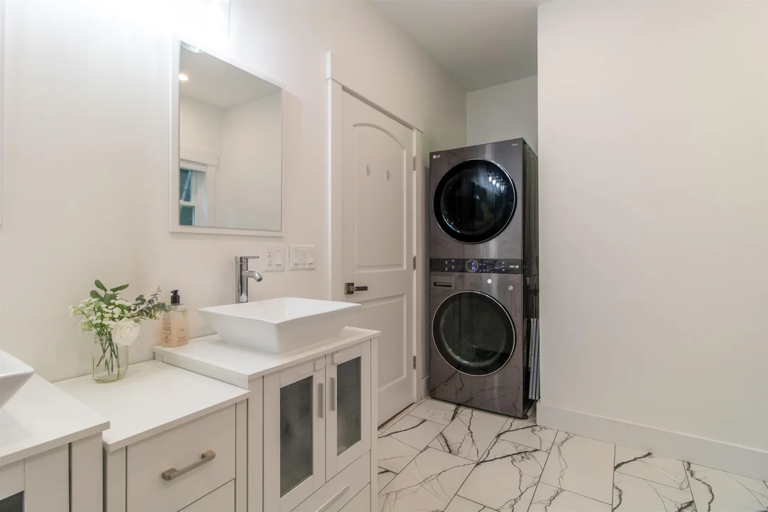 Photo of 559 Spencer Hill
