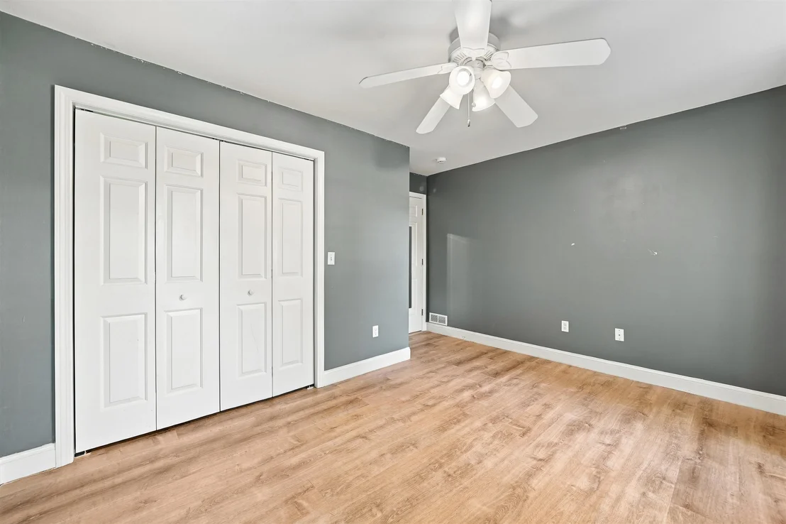 Photo of 13 Longview