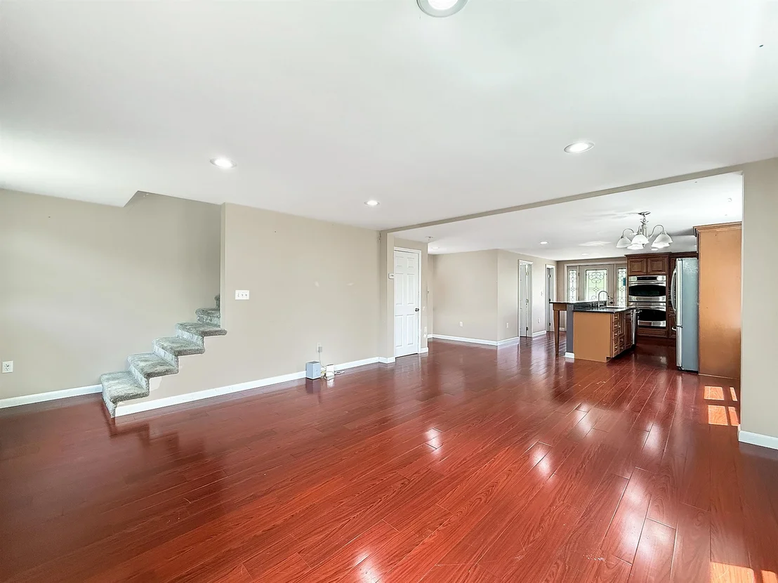 Photo of 465 Hillside