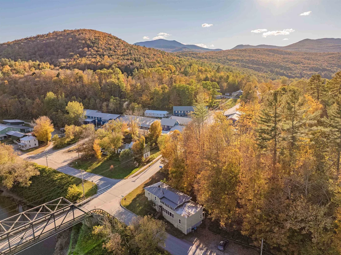 Photo of 21 River Road W
