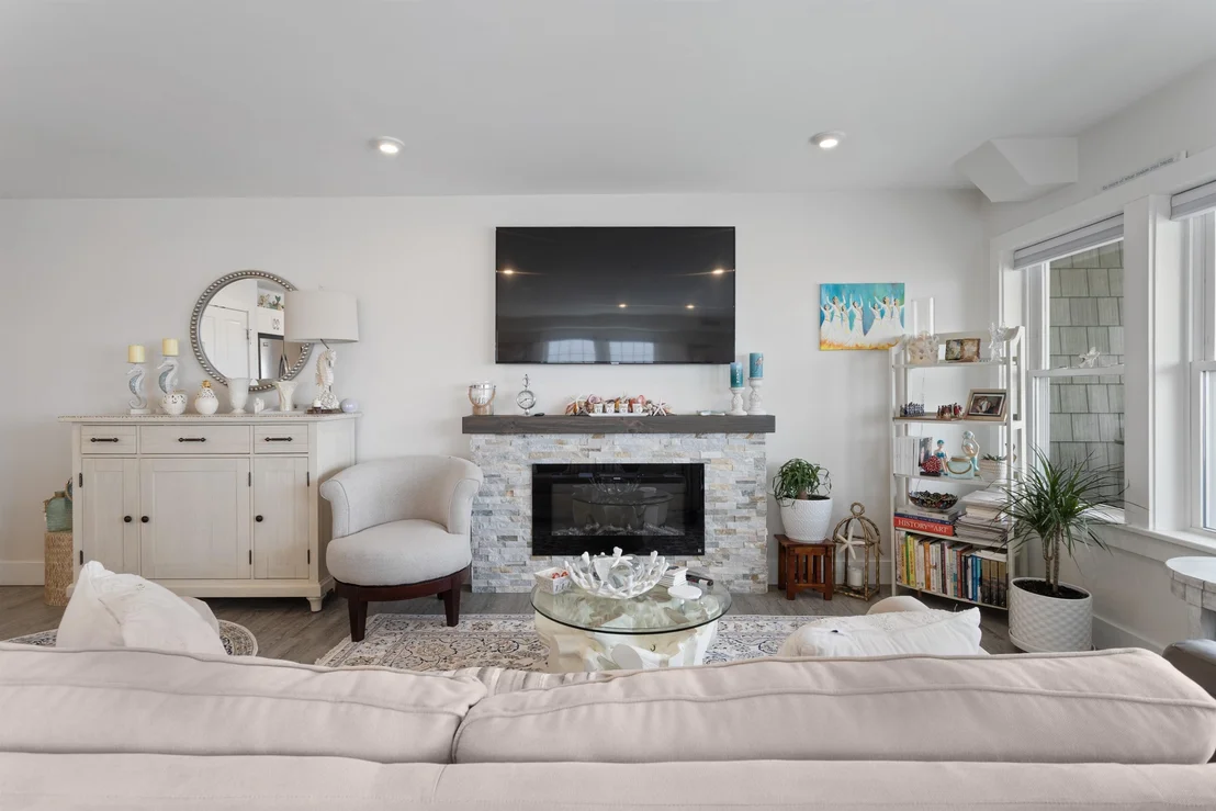 Photo of Unit 3 at 377 Ocean