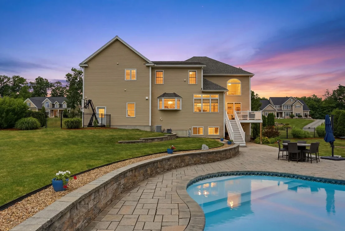 Photo of 28 Lamplighter