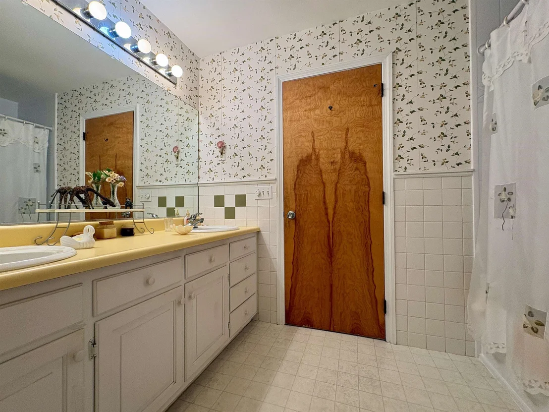Photo of 301 Neal