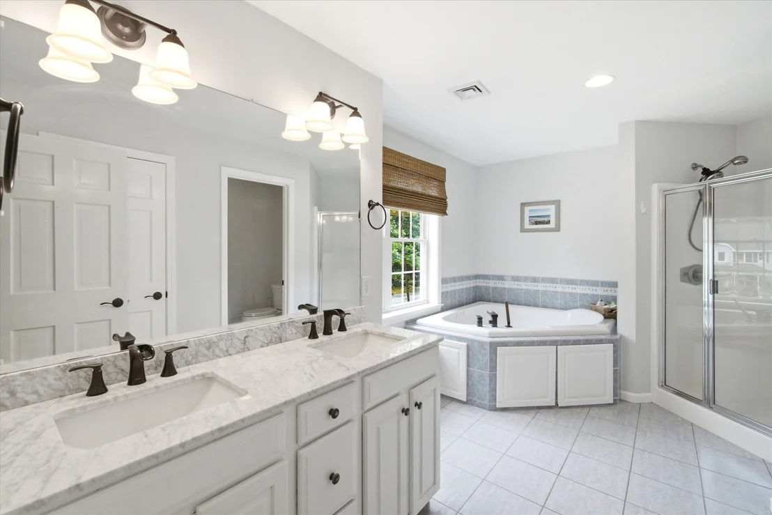 Photo of 3 Taconic