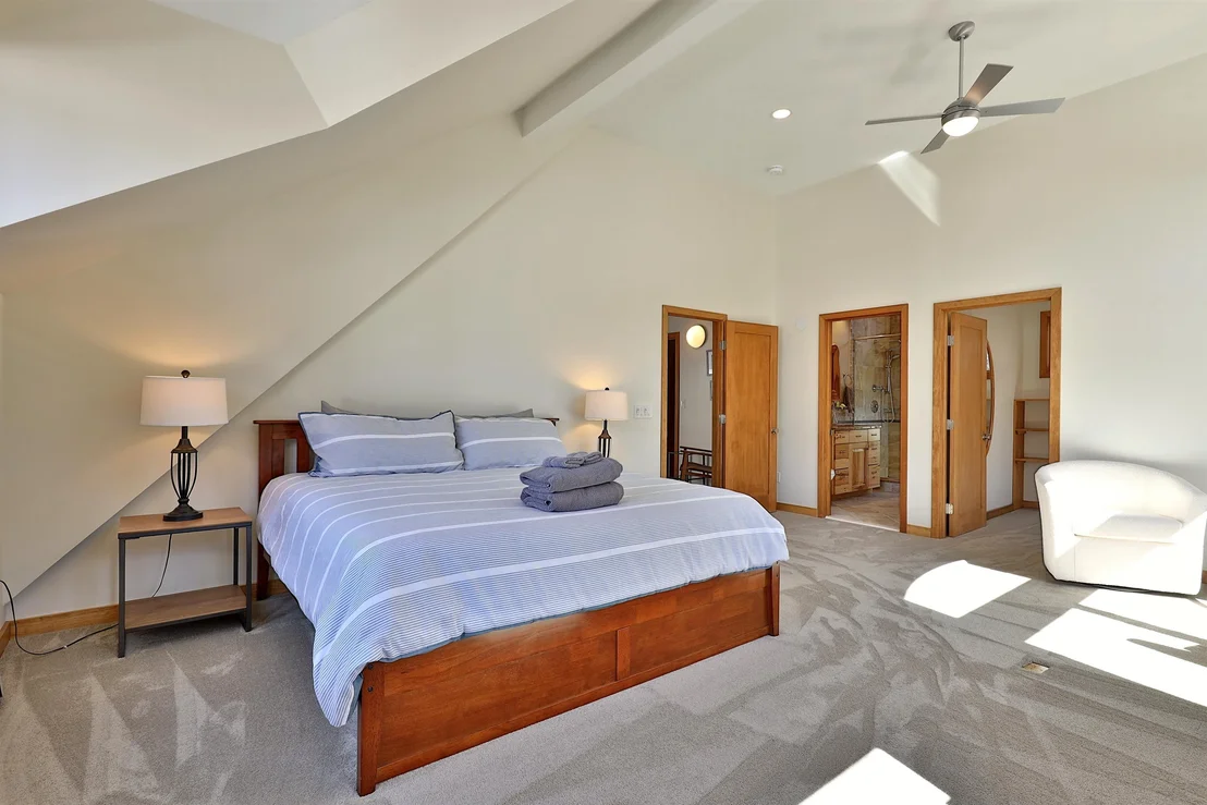 Photo of 426 Roaring Brook