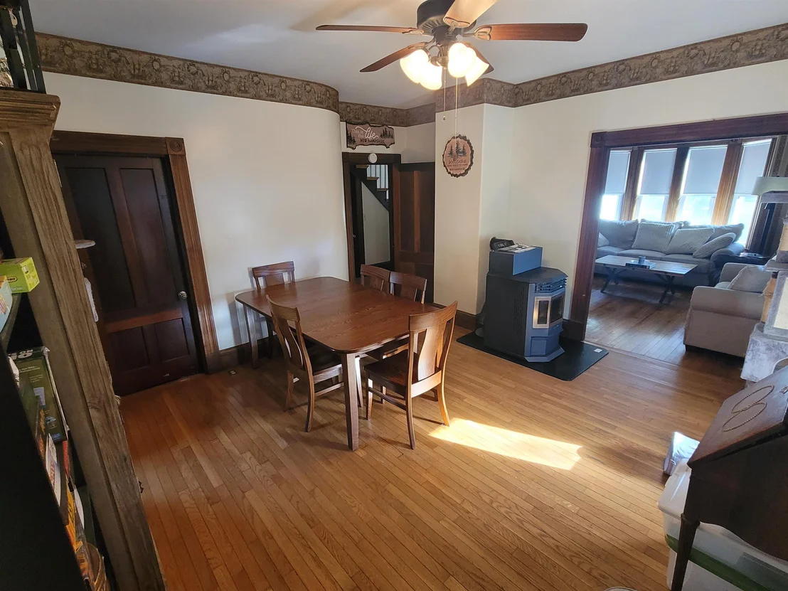 Photo of 622 Central