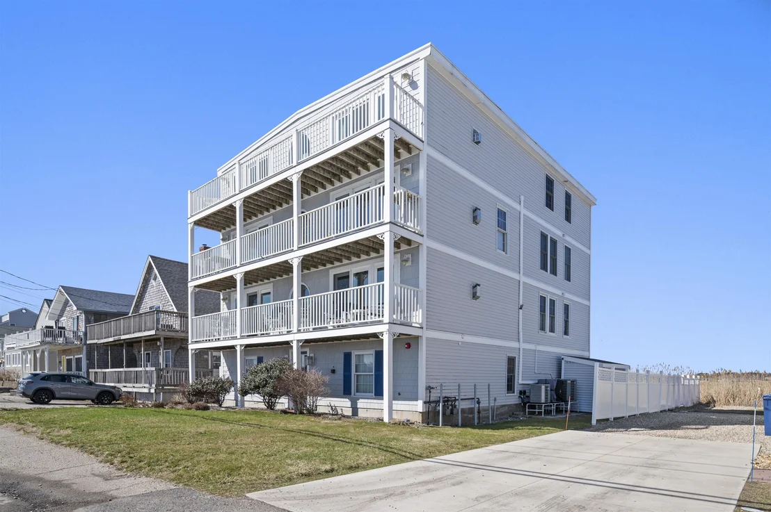 Photo of Unit 1 at 605 Ocean