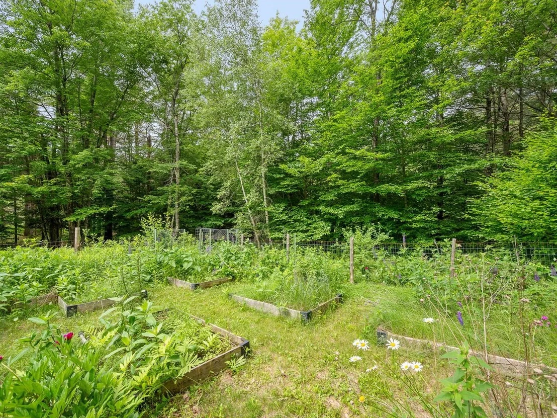 Photo of 98 Leary