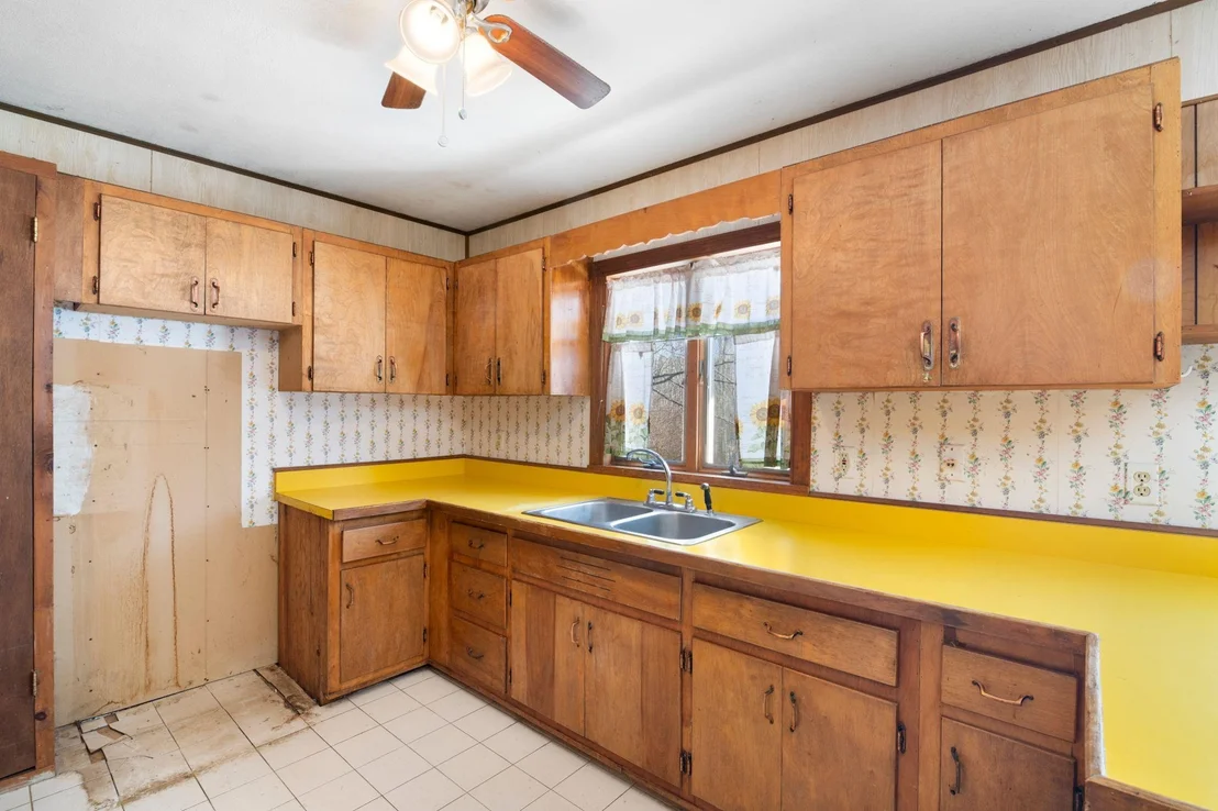 Photo of 2404 Tarbell Hill
