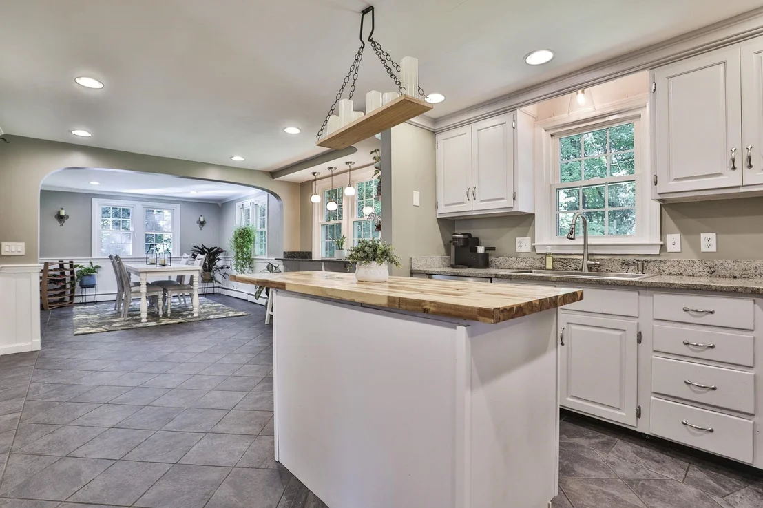 Photo of 24 Beaver Brook