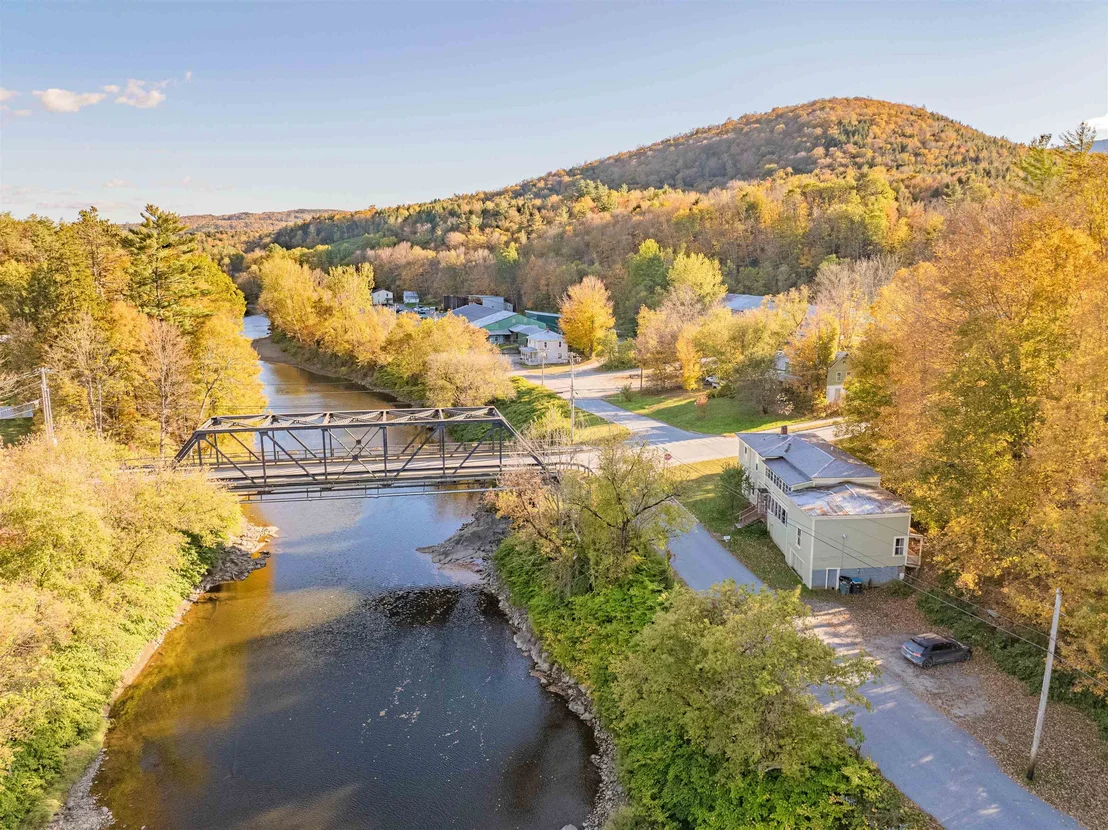 Photo of 21 River Road W