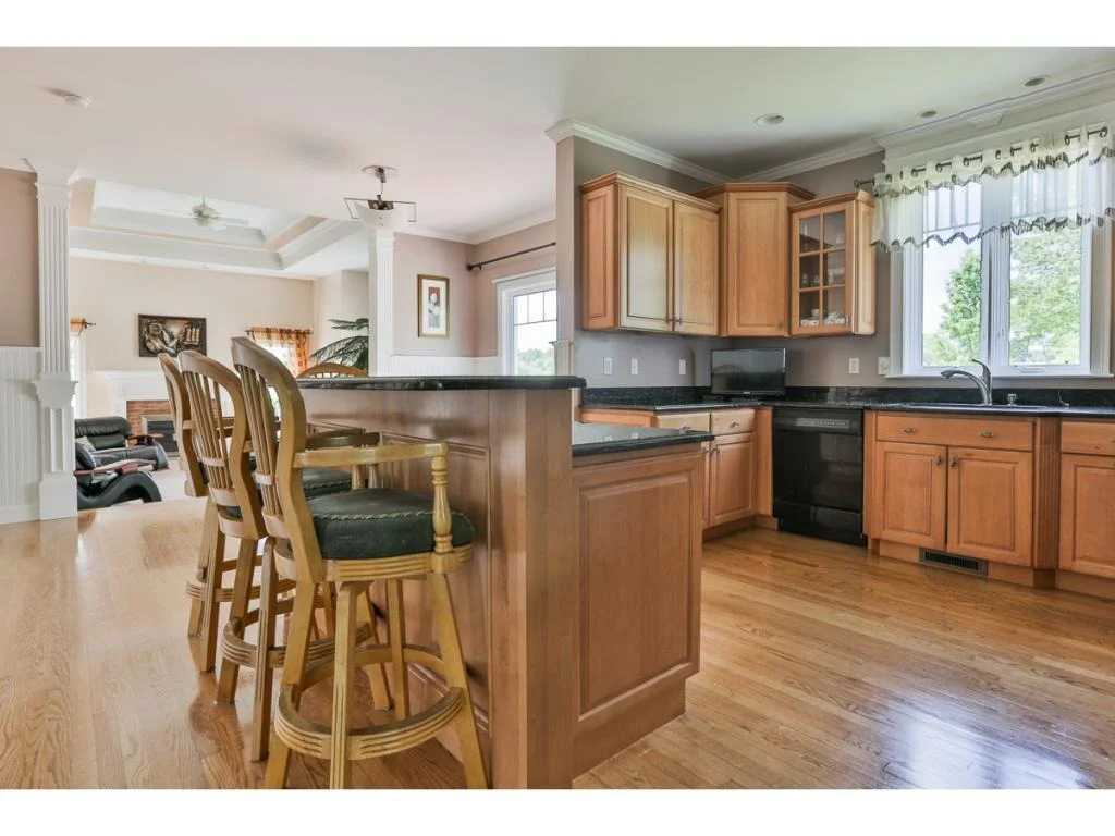 Photo of 357 N Amherst