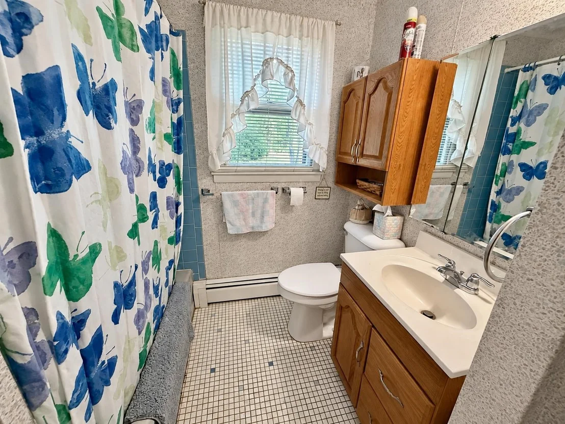 Photo of 6 Alexander