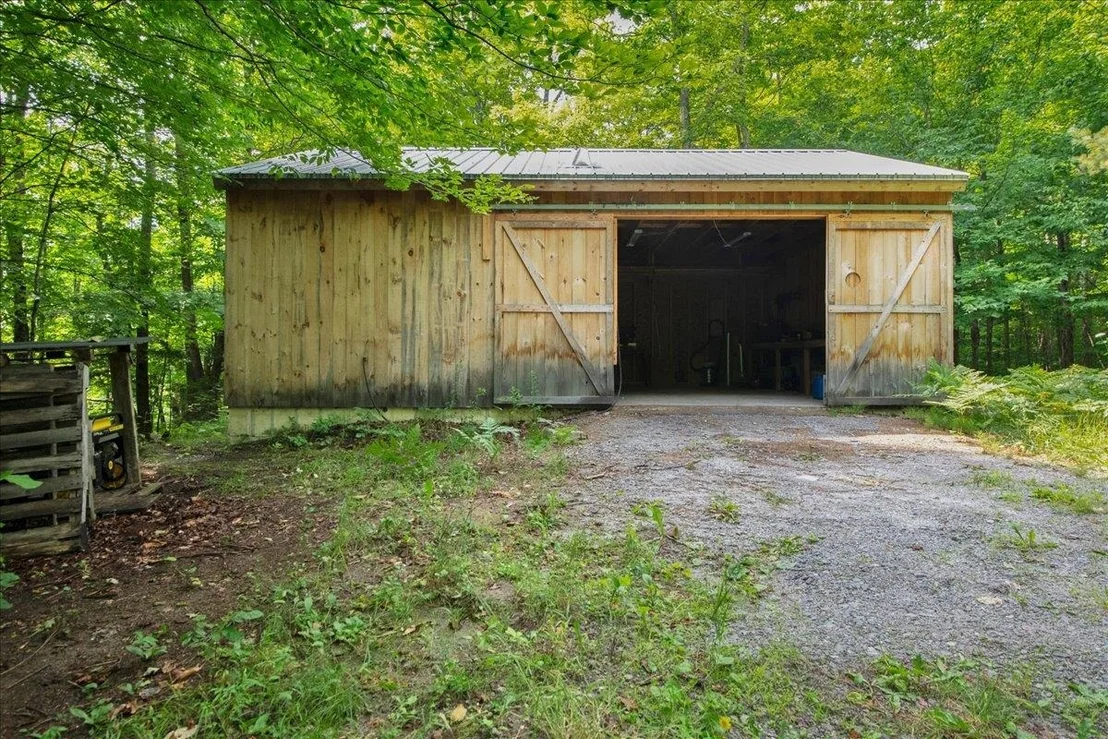 Photo of 3173 Brook