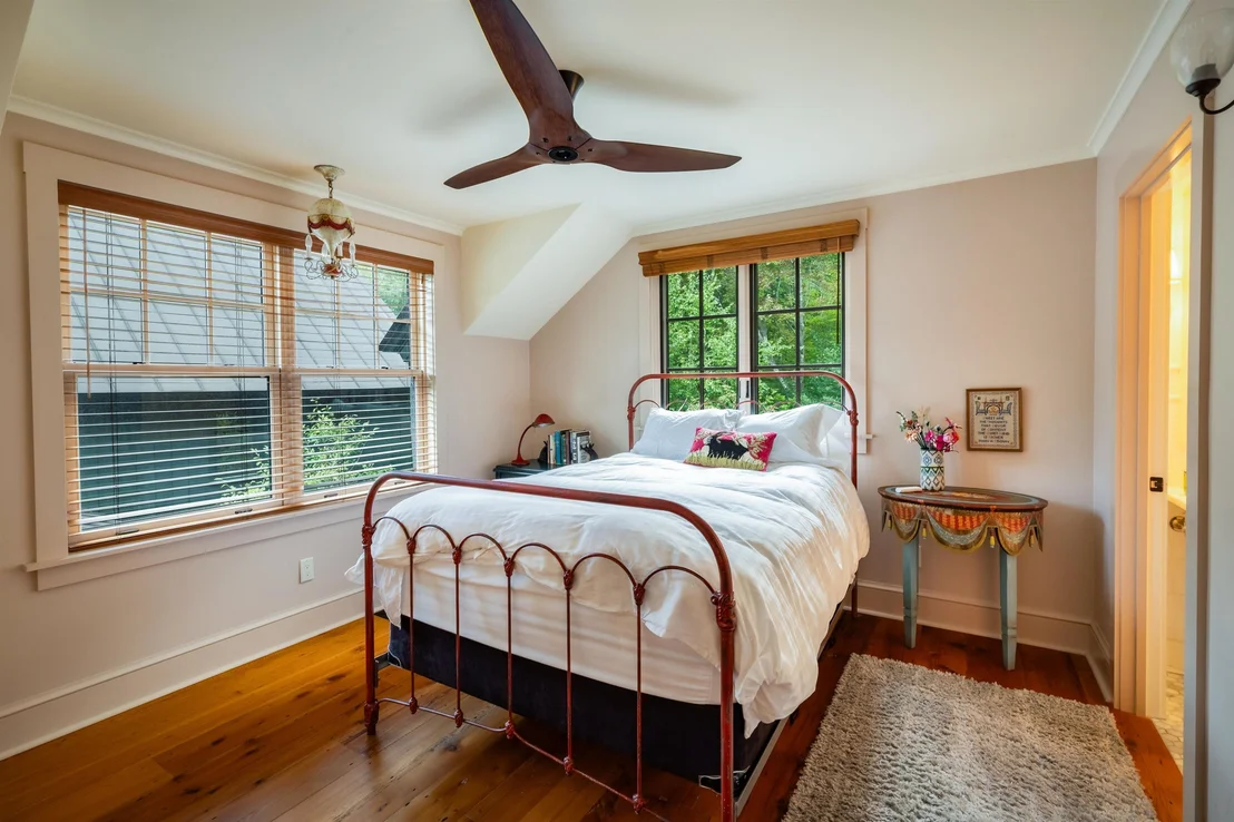 Photo of 422 Shagbark