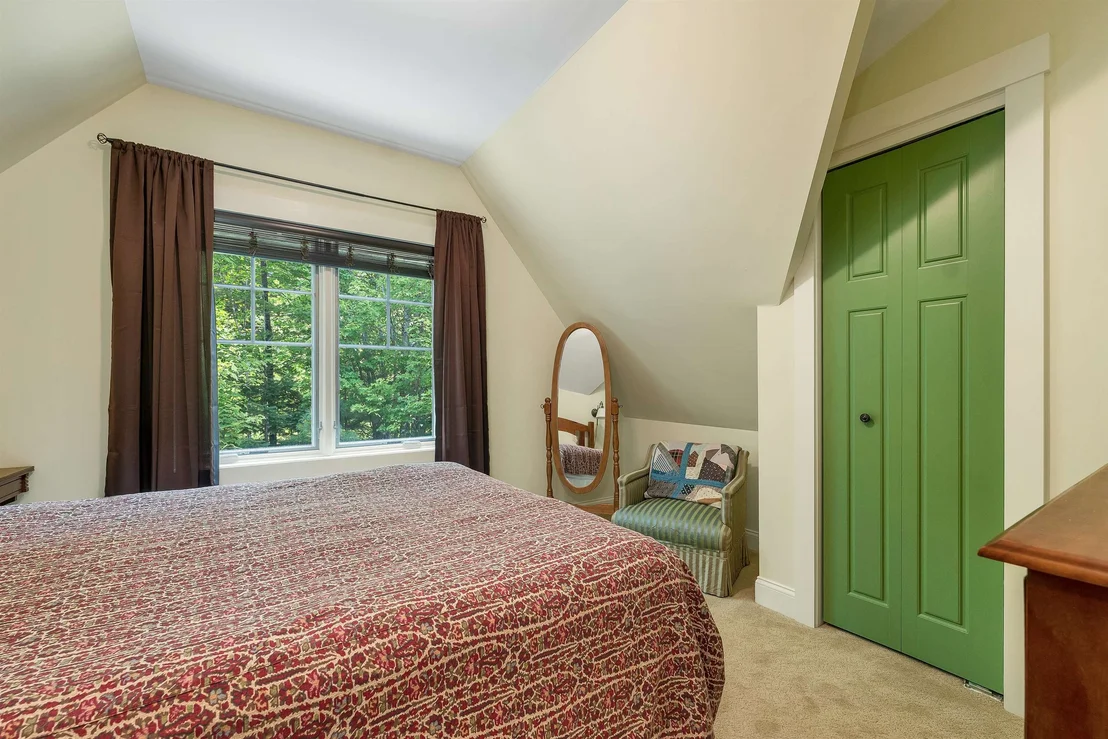 Photo of 42 Cascade Ridge